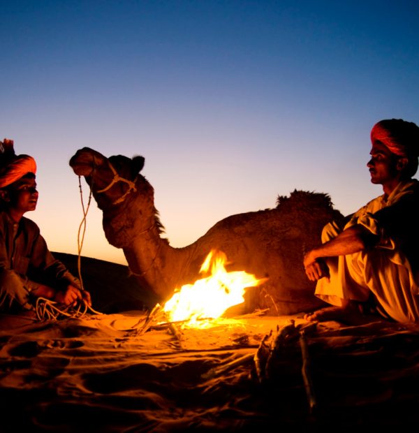 Dubai: Premium Red Dunes, Al Khayma Camp & 3-Cuisine Dinner-Shared Tour